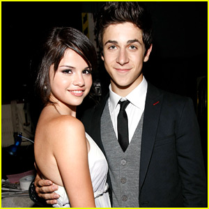 Selena Gomez Vacations in Italy with David Henrie & Wife Maria