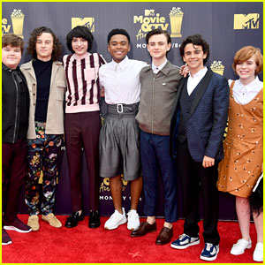 Jaeden Lieberher, Sophia Lillis, & ‘It’ Stars Attend MTV Awards 2018