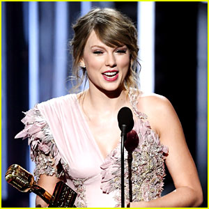 Taylor Swift 'Was Not Ready' for This Surprise in Her Dressing Room!