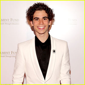 Cameron Boyce Turns His Hotel Room Into a Dance Floor! (Video ...