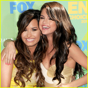 Demi Lovato Gets Love & Support From Selena Gomez's Mom