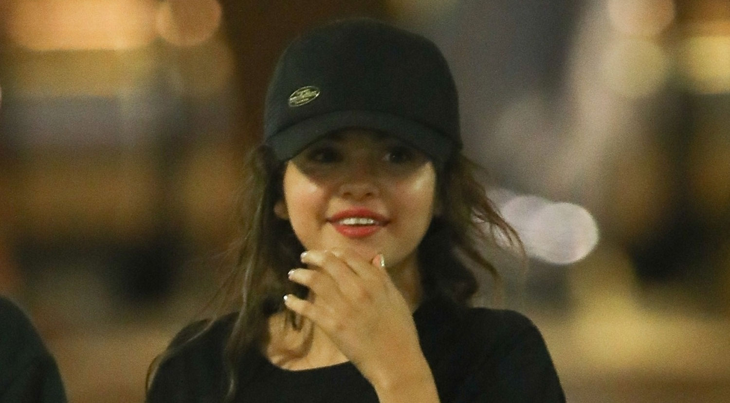 Selena Gomez Keeps It Casual During Dinner & A Movie With Pals | Caleb ...