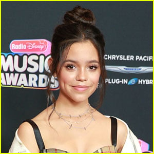 Jenna Ortega & 'Stuck In The Middle' Cast Send Thanks Ahead of Series Finale