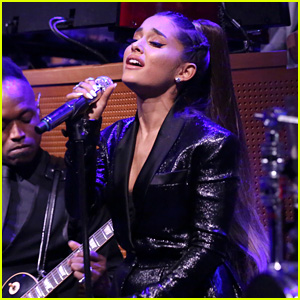 Watch Ariana Grande's Beautiful Tribute for Aretha Franklin!