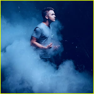 Hunter Hayes Debuts Electrifying 'Dear God' Music Video - Watch Now!