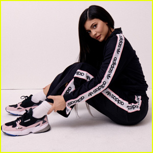 Restaurar estimular Miguel Ángel Kylie Jenner Helps Launch 'Adidas' Falcon Collection! | Kylie Jenner | Just  Jared Jr.