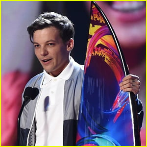 Louis Tomlinson Accepts Surfboard for Choice Male Artist at Teen Choice  Awards 2018!, 2018 teen choice awards, Louis Tomlinson, Teen Choice Awards