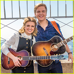 Maddie Poppe Gushes Over Boyfriend Caleb Lee Hutchinson: 'He Looks At Me In A Way I Never Dreamed'