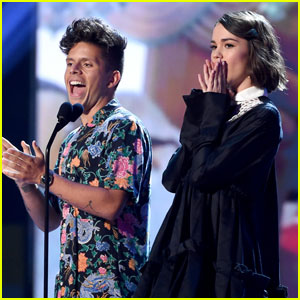 Maia Mitchell & Rudy Mancuso Take the Stage at Teen Choice Awards 2018!