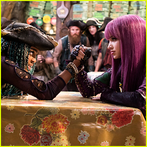 Mal & Uma Battle It Out in 'Under the Sea: A Descendants Story' Short - Watch Now!