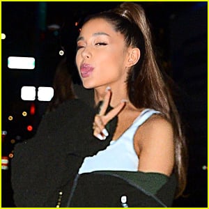 Ariana Grande Is Adorable While Checking Out Her 'Sweetener' Experience in NYC!