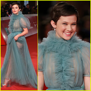 Cailee Spaeny Stuns in Gorgeous Blue Gown at Rome Film Fest 2018
