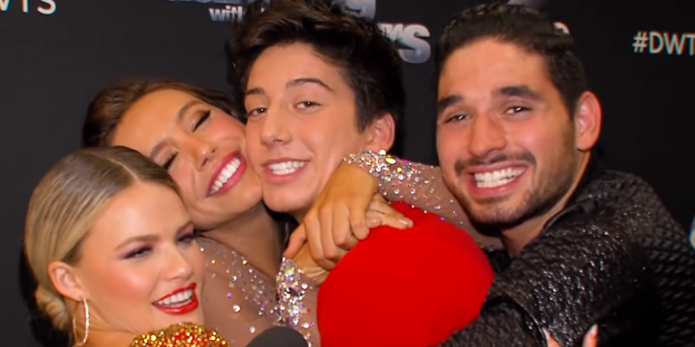 Dwtss Milo Manheim And Alexis Ren Share Adorable Hug Moment During