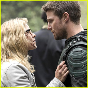 Emily Bett Rickards Is Pro-Olicity All The Time on 'Arrow'