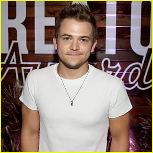 Hunter Hayes Drops Trio of Cover Songs Just For The Holidays - Listen Here!