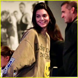 Kendall Jenner wears Ben Simmons' jersey to 76ers-Pacers game