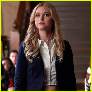 Lizzie ‘Volunteers As Tribute’ To Investigate Mystic Falls High on