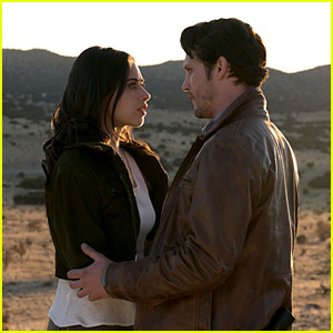 'Roswell, New Mexico' Pilot Photos Revealed!