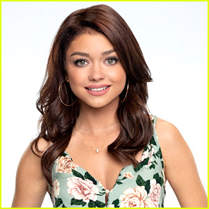 Sarah Hyland Shows Off Fake Baby Bump For 'Modern Family' on Instagram