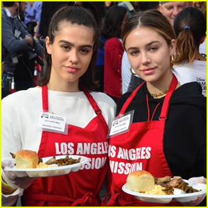 Amelia & Delilah Hamlin Volunteer to Dish Out Holiday Meals!