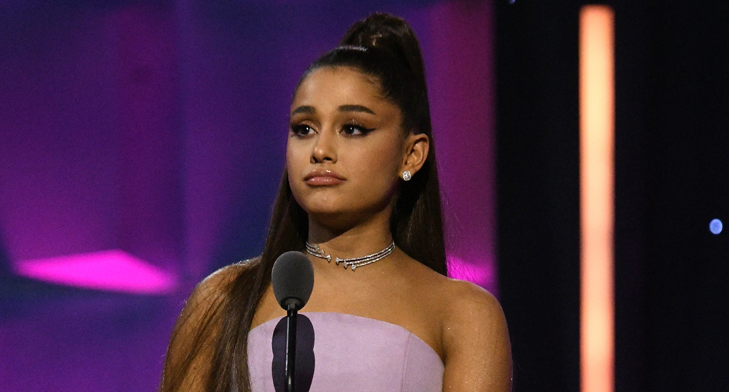 Ariana Grande Holds Back Tears During Women In Music 2018 Speech Watch Now Ariana Grande 9512
