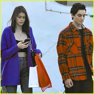 Kaia Gerber & Pal Travis Jackson Hit Up Urban Outfitters | Kaia Gerber