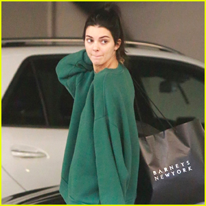 Kendall Jenner: Last Minute Holiday Shopping, Kendall Jenner