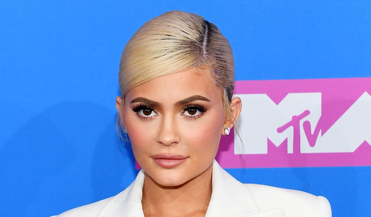 Kylie Jenner Makes Top 10 Wealthiest Celebrities in America List(01)