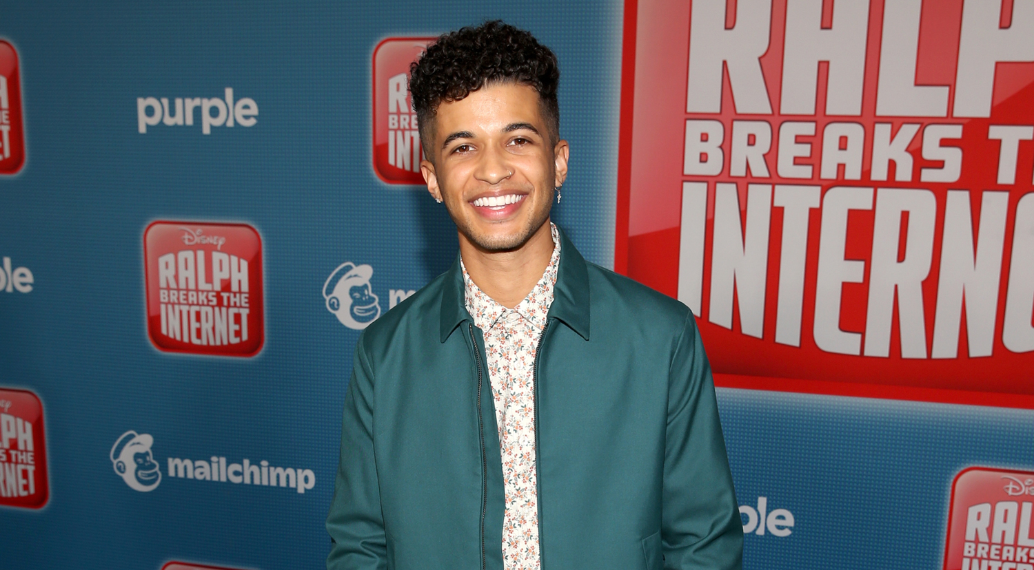 Jordan Fisher Claps Back at Troll Who Criticizes for Playing 'Fortnite' | Jordan Fisher | Just Jared Jr.