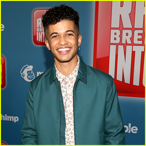 Jordan Fisher Claps Back at Troll Who Criticizes Him for Playing 'Fortnite'