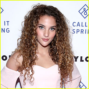 Does Sofie Dossi Have A Sister