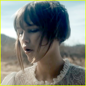 Grace Vanderwaal Says Stray Music Video Represents Her Different Personalities Watch Here Grace Vanderwaal Music Video Video Just Jared Jr