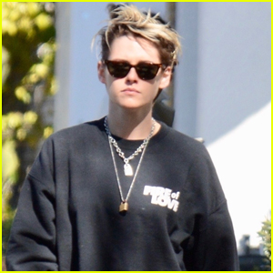 Kristen Stewart Grabs Coffee to Go in Los Feliz
