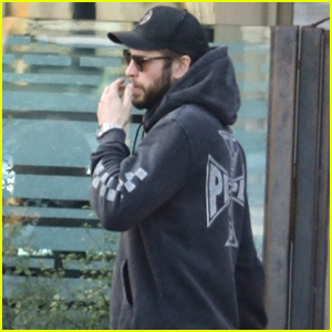 Liam Hemsworth & His Father Get Lunch Together in Malibu