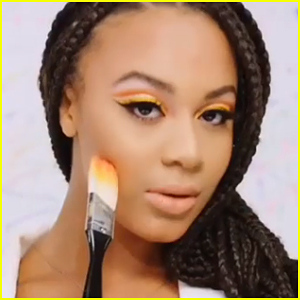 Nia Sioux Makes 'Moves' With James Charles' New Makeup Palette in Stunning New Video - Watch!