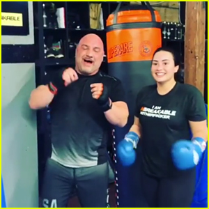 Demi Lovato Accidentally Punched Out Her Trainer's Tooth!