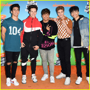 In Real Life Show Their Style at Kids' Choice Awards 2019!