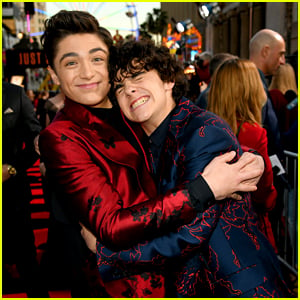 Asher Angel & Jack Dylan Grazer Hug It Out at 'Shazam!' Premiere in Hollywood!