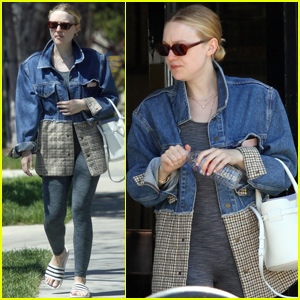 Dakota Fanning Checks Out a New House With Her Mom