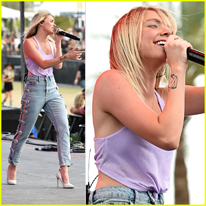 Danielle Bradbery Rules The Stage at Stagecoach Festival 2019 With Lauren Alaina