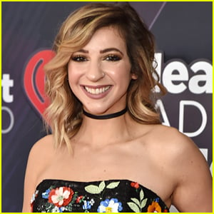 Gabbie Hanna Asks Fans To Help Her Chose The Artwork For Upcoming EP