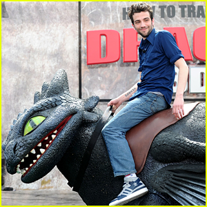 Jay Baruchel Reveals How He Changed His 'How to Train Your Dragon' Character!
