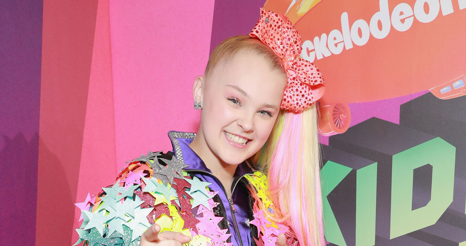 JoJo Siwa Opens Up About Turning Off Instagram Comments & Playing t...