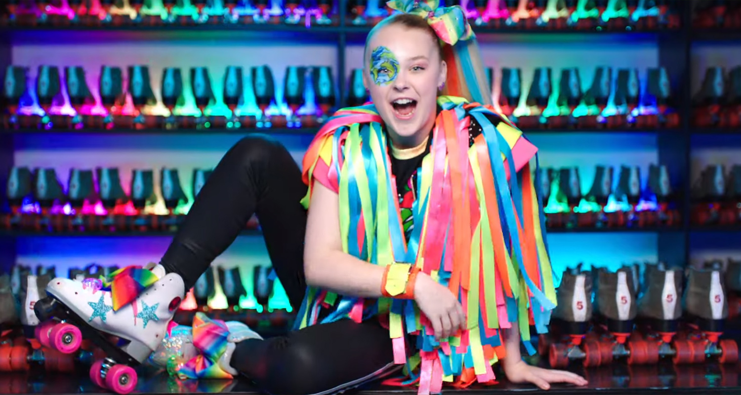 JoJo Siwa Drops ‘Worldwide Party’ Music Vid For Her 16th Birthday