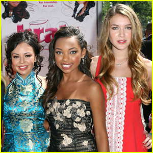 Janel Parrish Logan Browning Nathalia Ramos Have Bratz Reunion With Girls Day Janel Parrish Logan Browning Nathalia Ramos Just Jared Jr