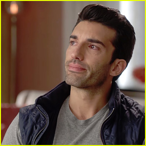 Justin Baldoni Tears Up Talking About The End of 'Jane The Virgin'