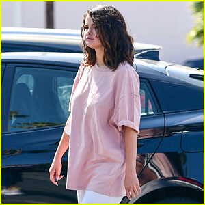 Selena Gomez Dresses Down for Casual Day with Friends