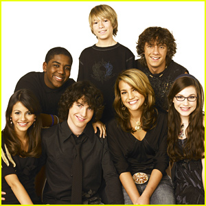 'Zoey 101' Cast Reunite Days After Reboot Rumors, Jamie Lynn Spears Misses FaceTime Call!