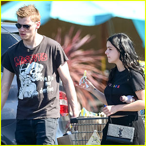 Ariel Winter Shows Off Black Hair For Filming of the Final Season of 'Modern Family'