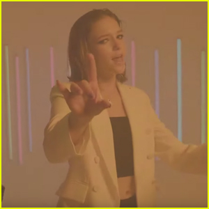 Jayden Bartels Drops 'Electric' Music Video With Max & Harvey - Watch!